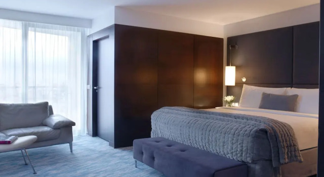 Двухместный полулюкс Renaissance Paris Arc de Triomphe Hotel