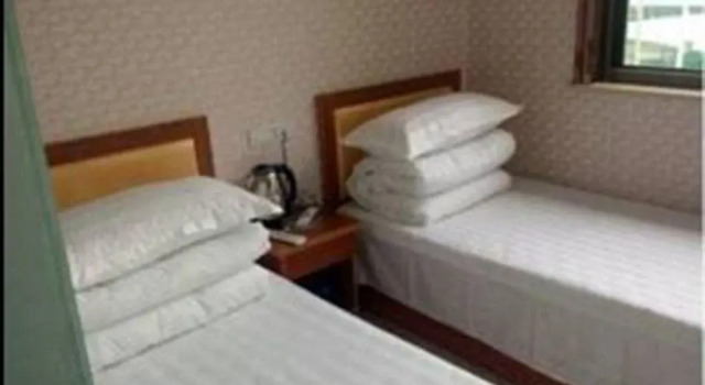 Guyuexuan Inn, Rezerwuj Hotel Hotele w Jinzhong z parkingiem, Parking