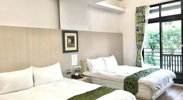 Двухместный номер Standard с балконом Little Pianist Hostel