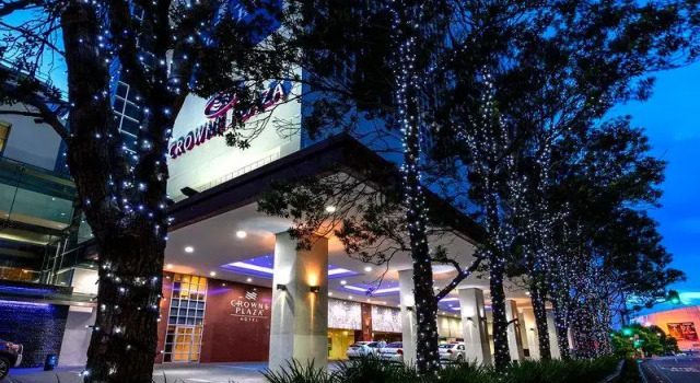 Четырёхместный номер Standard Crowne Plaza Auckland by IHG