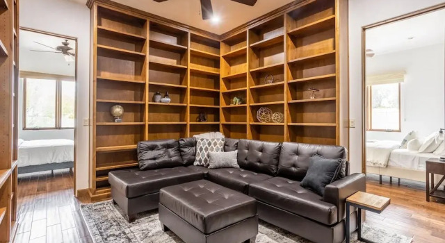 Upscale W/ Pool, Chefs Kitchen & Stables 6 Bedroom Home, Забронировать Дом для отпуска Скотсдейл Phoenix Metropolitan Area, рядом с Scottsdale Gun Club