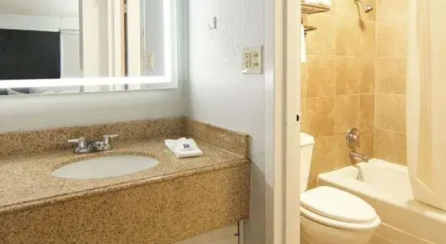Номер Standard Studio 6 Mesquite, TX Town East