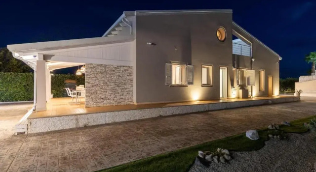 Villa Sara in Santa Maria del Focallo, Book Villa Hotels in Sicily with a Pool, Swimming Pool