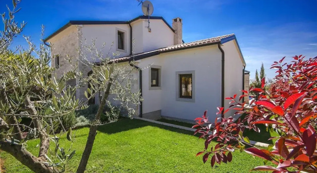 Villa Baratto, Rezerwuj Willa Hotele w Barat z basenem, Basen