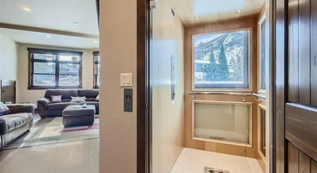 Номер Standard с 4 комнатами Condos Off Main 15 4 Bedroom Condo by RedAwning