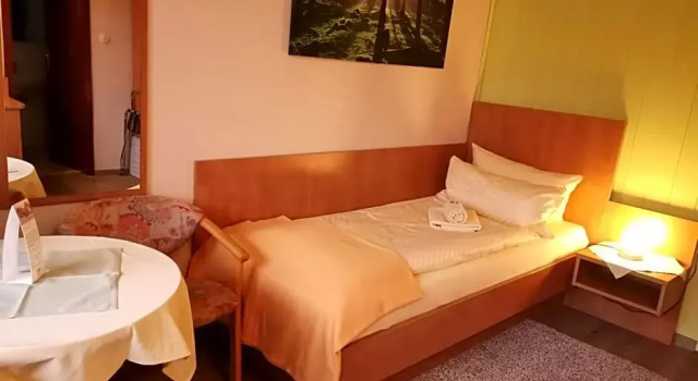 Hotel zur Schmiede, Забронировать Отель Альтенау Нижняя Саксония