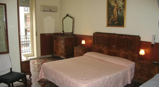 Standard Dreier Zimmer Hotel Touring