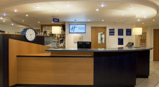 Holiday Inn Express Canterbury, Book Hotel 3-stjernede hoteller i Canterbury, 3*