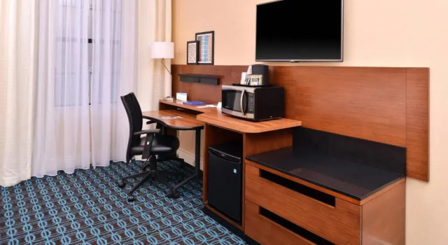 Четырёхместный номер Standard Fairfield Inn & Suites by Marriott Albany Downtown