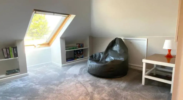 Апартаменты Spacious 2 Bed APT sleeps 4 near Bournemouth Beach
