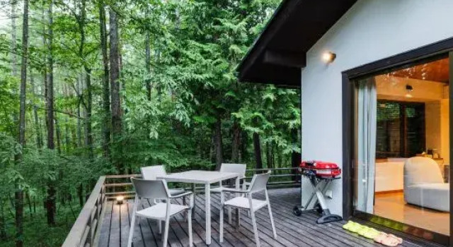 COCO VILLA Yatsugatake — Sauna, BBQ & fireplace, outdoor retreat with forest bathing and patio golf