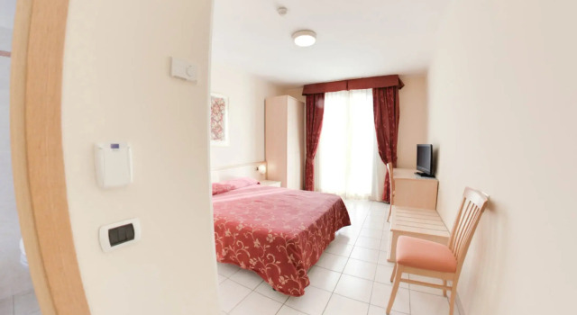 Hotel Regina, Book Hotel Hotels in Como with a Pool, Swimming Pool