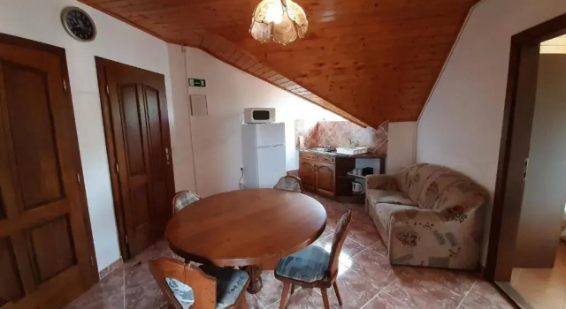 4+1 fös klímás apartman - [#125040], Забронировать Апартаменты/квартира Отели Балатонлелле с парковкой, Парковка