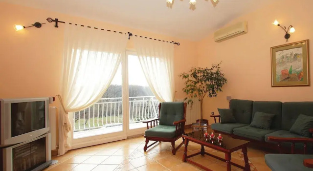 Beautiful Home in Labin With Wifi and 6 Bedrooms