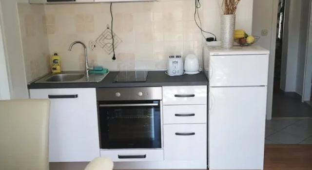 Апартаменты c 1 комнатой с балконом и с видом на море Apartments Lorena Mljet