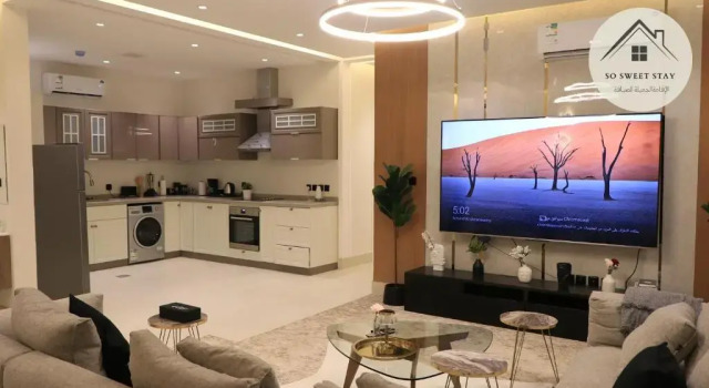 So Sweet Stay -AlTawun 3BR apartment - with Balcony garden view - الاقامة الجميلة - شقة فندقية فاخرة - بلكونه مطله ع الحديقه, Buchen Sie Ferienwohnung Riad 