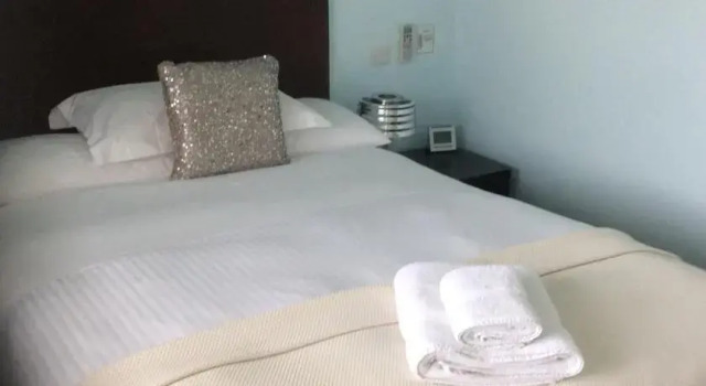 Frances Lodge B&B, Забронировать Отель «постель и завтрак» Бизнес-отели Англии, 4* 5*