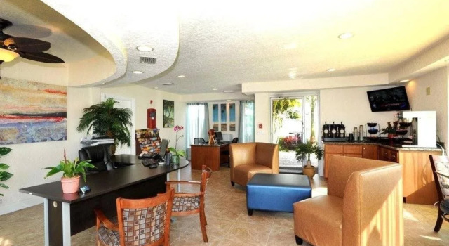 Coconut Cove All-Suite Hotel, 预订 酒店 克利尔沃特 Clearwater-St Pete Beaches
