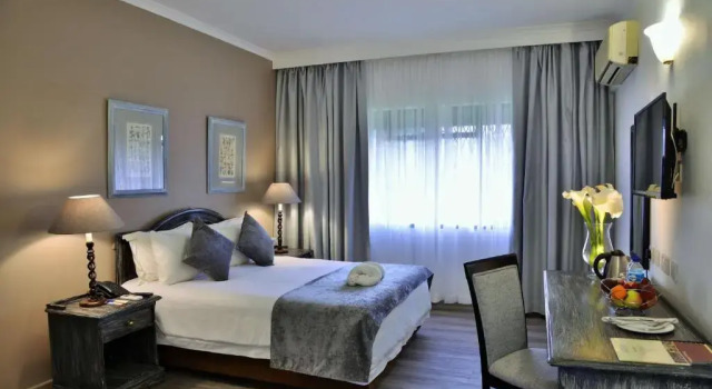 Двухместный номер Standard Cresta Churchill Hotel
