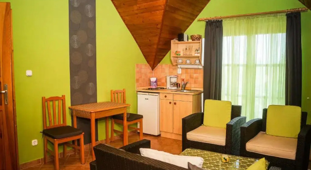 Студия с видом на сад Dóra Stúdió Apartmanok