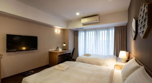 Трёхместный номер Standard с видом на город Sky19 Hotel