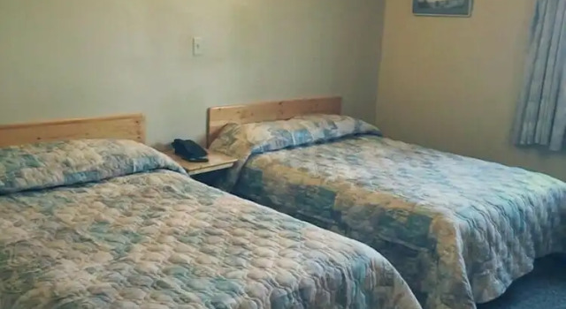 Четырёхместный номер Standard Wakiki Motel & Lounge