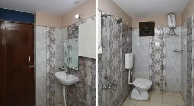 Oyo 28096 Hotel Chanakya Vihar
