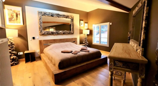 Inviting villa with hot tub in Lacanau 100m from the beach