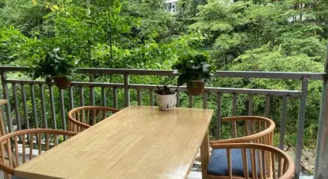 Wujian Private Hot Spring Homestay (Qingcheng Houshan), Boek Hotel Hotels in Chengdu met parkeren, Parkeren