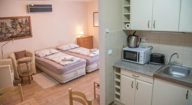 Deluxe Apartments, Book Lejlighed Hoteller i Western Transdanubia med parkering, Parkering