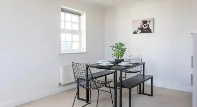 Spacious 3 Bedroom Apt With Parking, Забронировать Отель Йорк Северный Йоркшир, рядом с Церковь Св. Олафа
