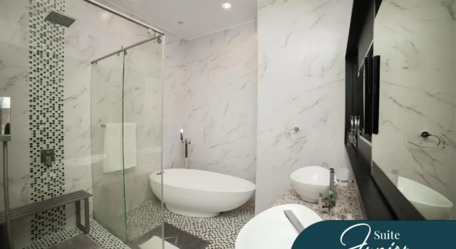 Полулюкс Deluxe Punta Diamante Premium Hotel