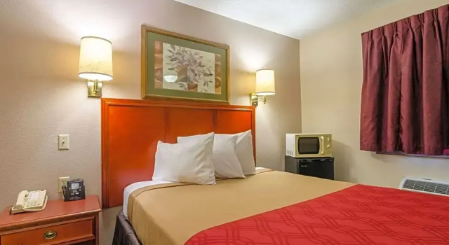 Двухместный номер Standard Rodeway Inn Mitchell