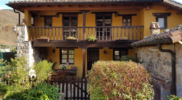 Casas de Aldea Valle de Bueida, Rezervați Hotel Hoteluri în Bueida cu parcare, Parcare