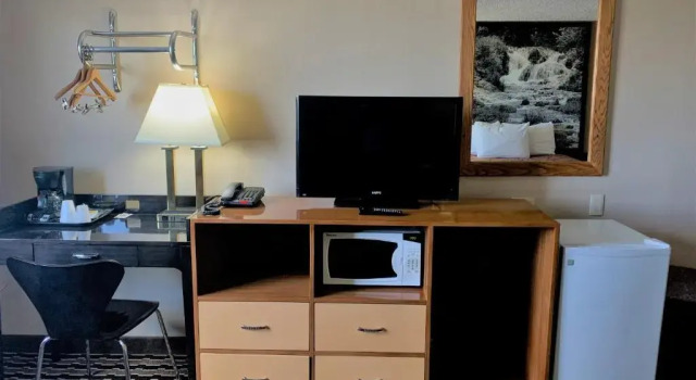 Четырёхместный номер Standard Yankton Inn