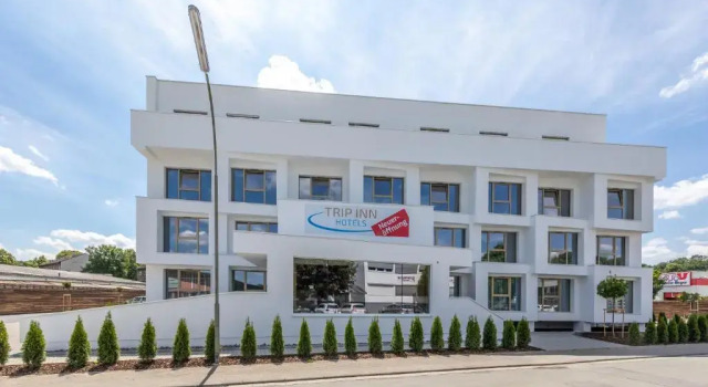 Студия Trip Inn Conference Hotel & Suites