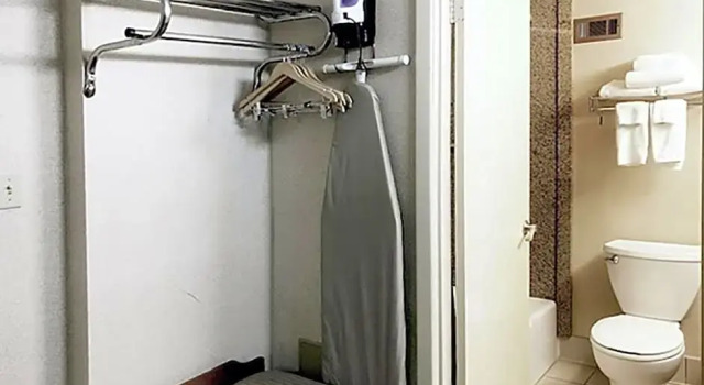 Номер Premium Ramada Plaza Riverside