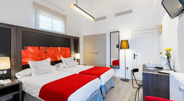 Четырёхместный номер Standard Hotel Sevilla