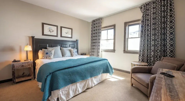 Номер Standard Пентхаус с 3 комнатами с видом на горы The Lodge at Mountaineer Square, A Vail Resorts Property