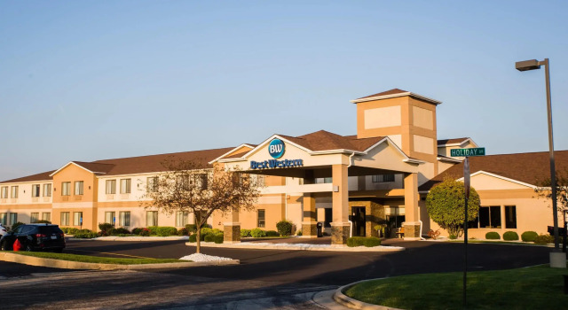 Кровать в общем номере Best Western Celina