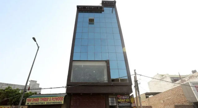 OYO 14384 Luxury residency, Забронировать Отель Отели Нью-Дели с завтраком, Завтраки