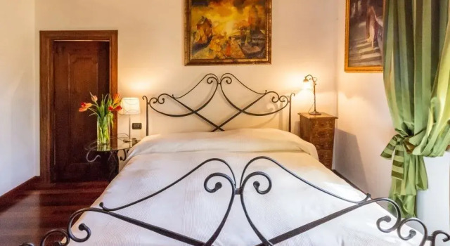 Casale Dei Pini, Varaa Hotelli Hotellit Capalbio pysäköinnillä, Pysäköinti