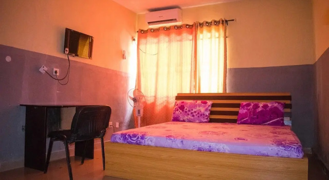 Pinnacle Base Motel, Boek Motel Ikeja Lagos