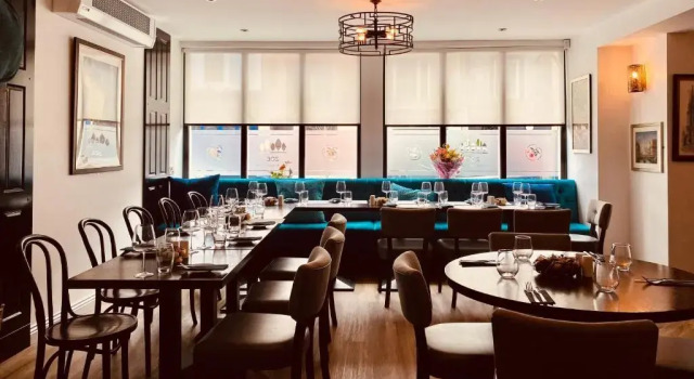 Zoe Bistro & Accommodation, Book Hotel Hoteller i Clare med parkering, Parkering