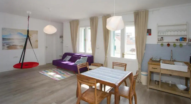 Апартаменты Apartments Central Chic and Cozy