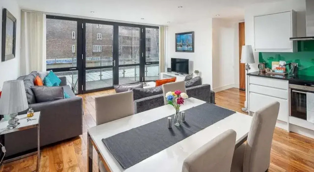 Modern 2bed 2bath, Sleeps 6, 4mins to Euston, Забронировать Отель Отели Англии 3 звезды, 3*