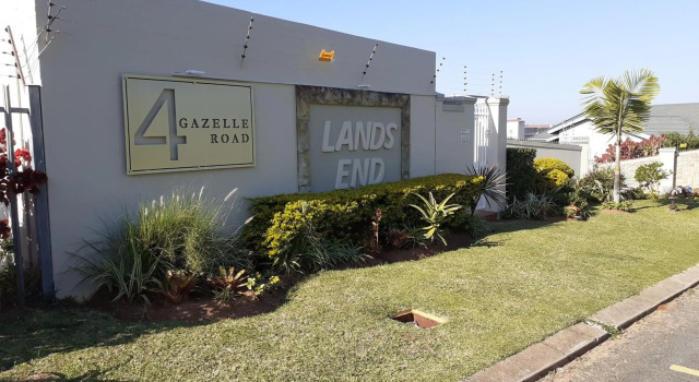 Lands End Family Only Apartment, Забронировать Апартаменты/квартира Баллито Durban North Coast, рядом с Ballito Shopping Mall