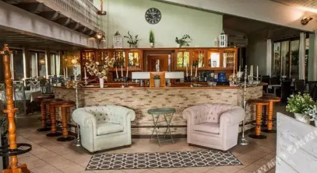 Pension Rosenhof, Varaa Hotelli Görlitz 
