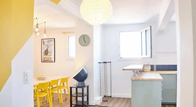 3 Bedrooms Hypercenter Terrace and Parking