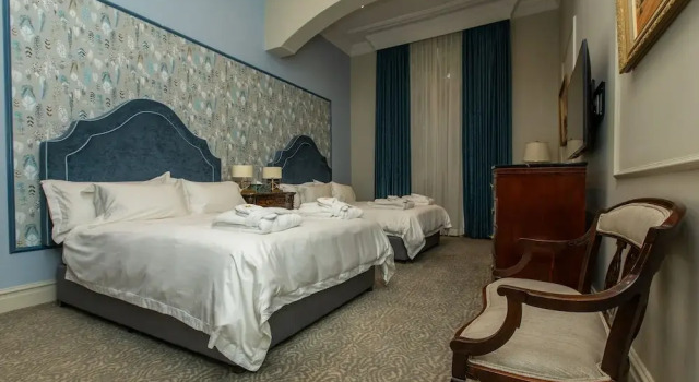 Люкс The Monarch Hotel